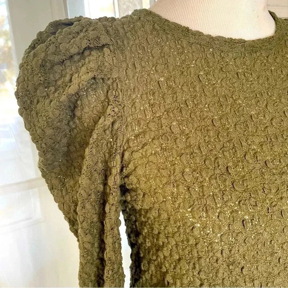 Textured long sleeve shirt with puff shoulders - Picture 3 of 5
